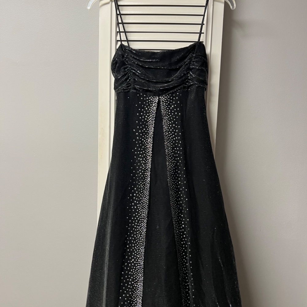 Gown - Picture 5 of 12